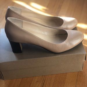 Cole Haan nude women’s pumps